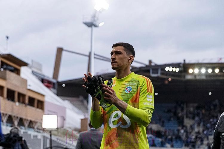 跟队记者:约维奇今夏将离开皇马 他受够了当下处境 跟队记者:约维奇今夏将离开皇马 他受够了当下处境