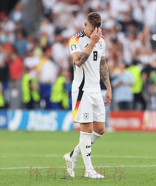 官方:克罗斯左臀中肌受伤 具体伤缺时间待定